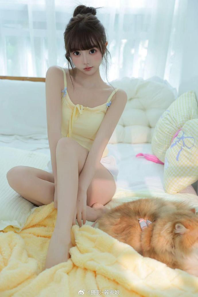 邓欣怡 头像